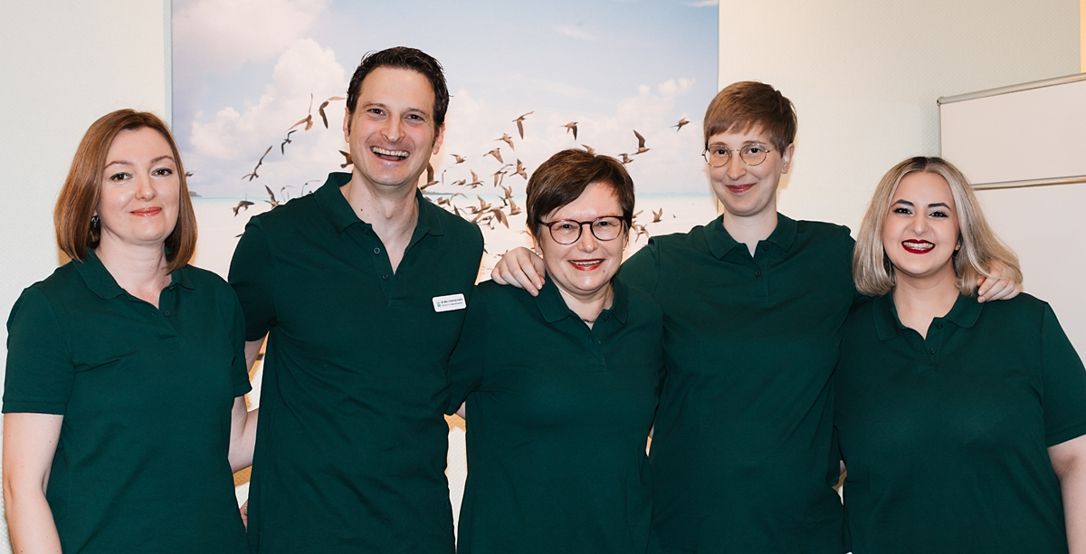 Hausärzte Leverkusen-Hitdorf - Gruppenfoto Ärzteteam